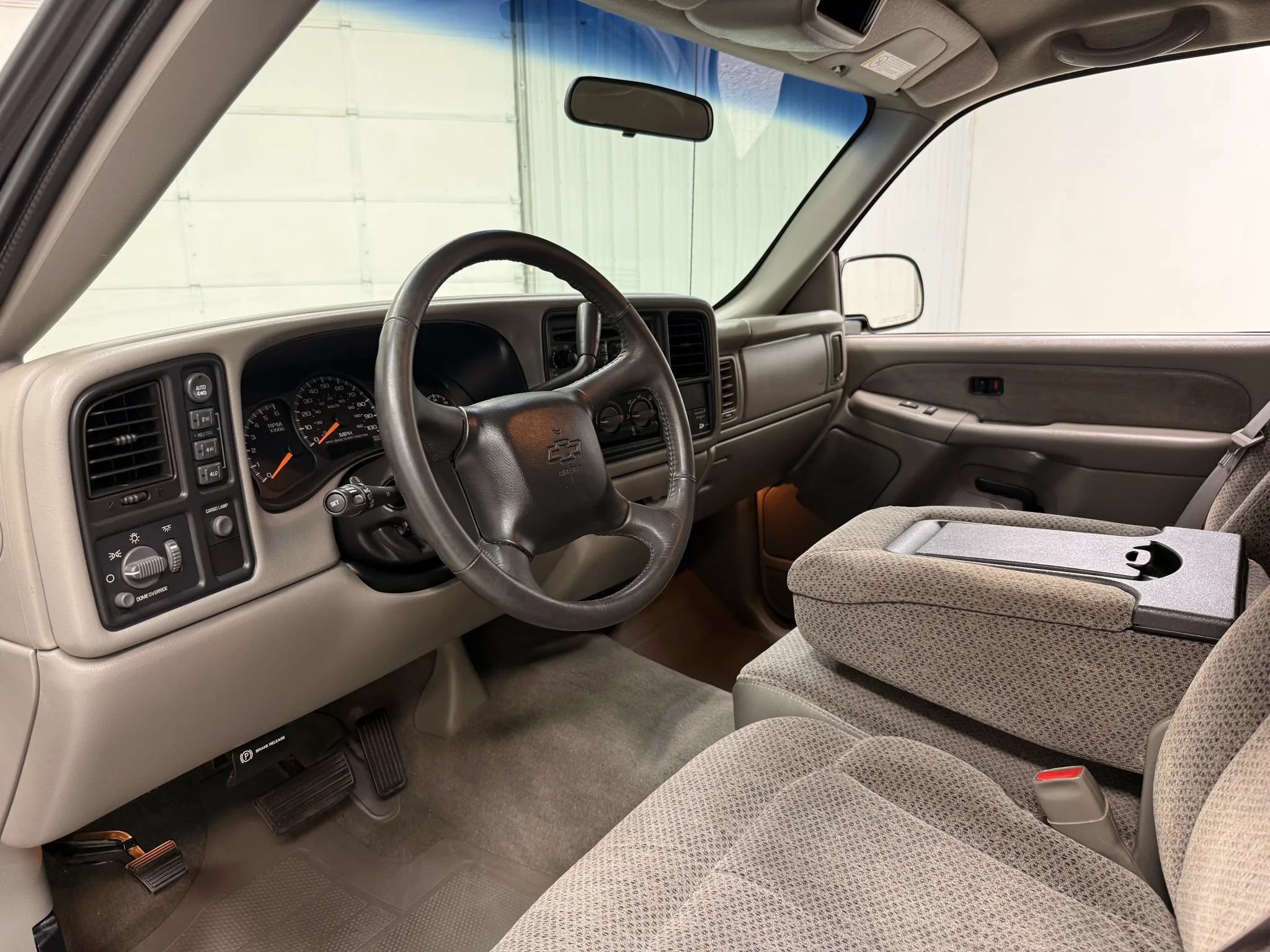 Used 1999 Chevrolet Silverado 2500 LS w/ Firm Ride Suspension Pkg AWD/4WD image 12
