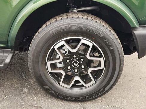 Used 2025 Ford Bronco Outer Banks image 15