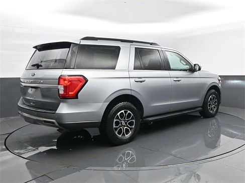 Used 2024 Ford Expedition XLT image 25
