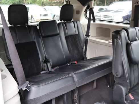Used 2017 Dodge Grand Caravan SXT FWD image 26