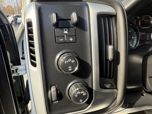 Used 2017 GMC Sierra 2500 SLE image 23