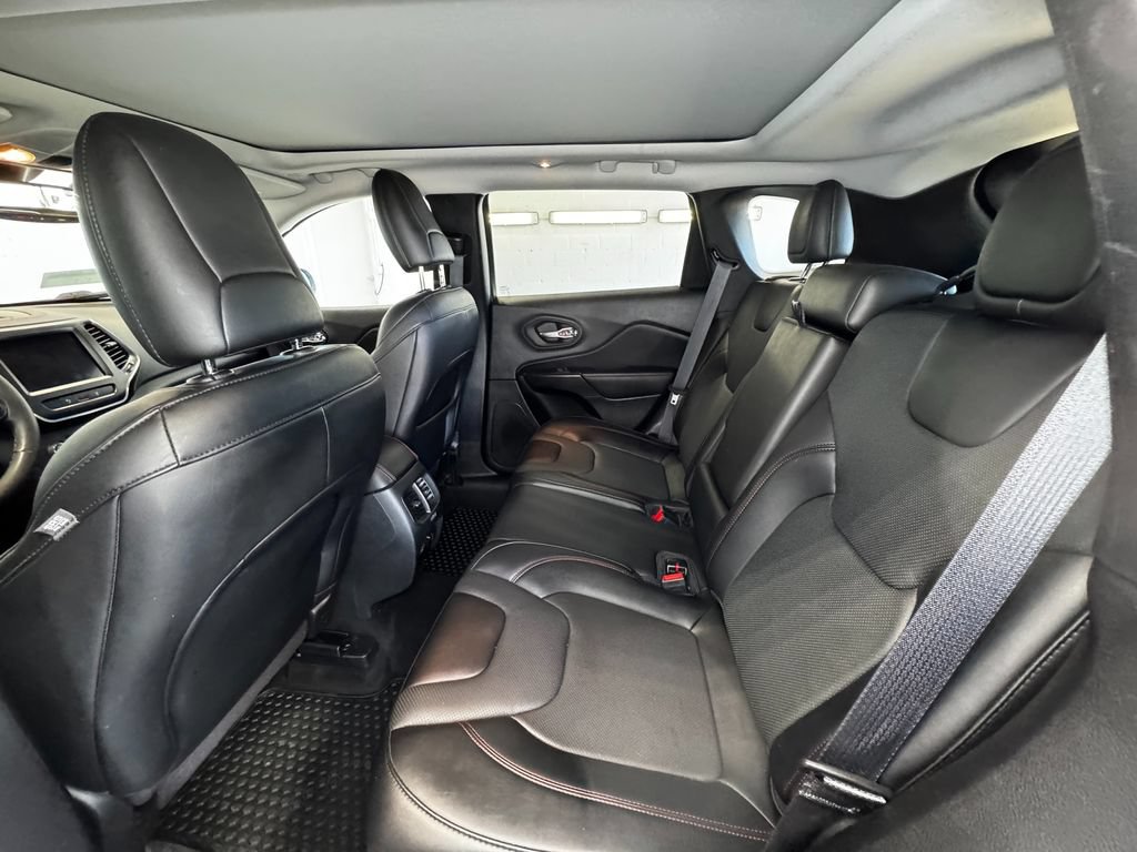 Used 2022 Jeep Cherokee Trailhawk w/ Sun, Sound & Nav Group AWD/4WD image 21