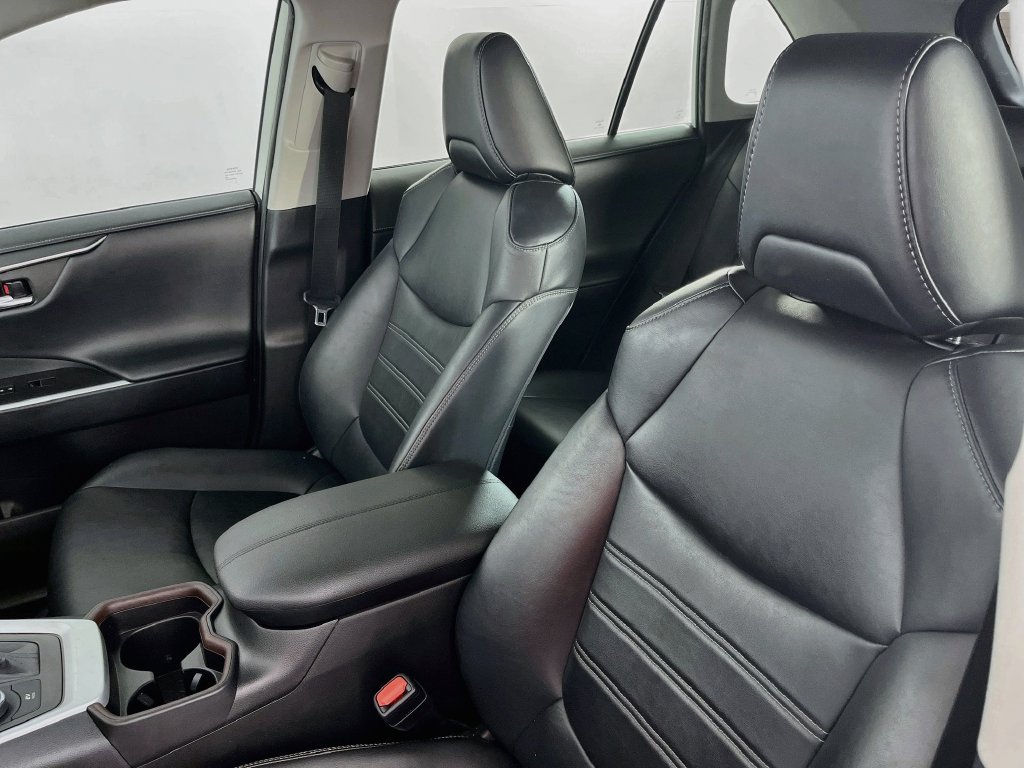 Used 2021 Toyota RAV4 Limited AWD/4WD image 26