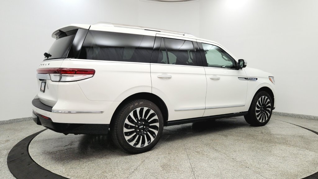 Used 2024 Lincoln Navigator Black Label AWD/4WD image 5