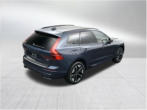 New 2026 Volvo XC60 B5 Plus w/ Protection Package Premier AWD/4WD image 19