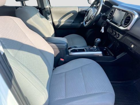 Used 2020 Toyota Tacoma SR5 RWD image 26