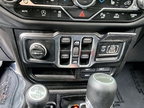 Used 2021 Jeep Gladiator Sport AWD/4WD image 32