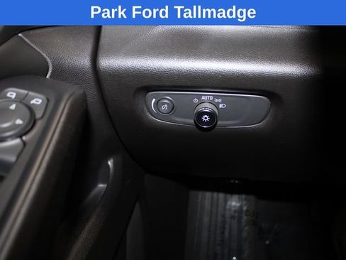 Used 2021 Chevrolet Traverse LS FWD image 17