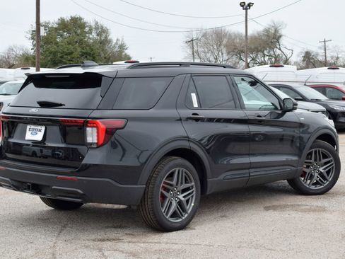New 2026 Ford Explorer ST-Line w/ ST-Line Street Pack RWD image 6