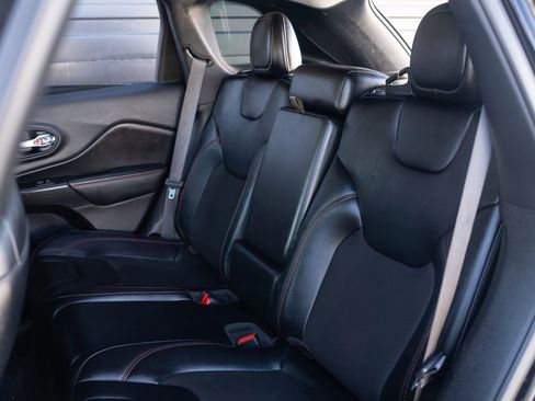 Used 2022 Jeep Cherokee Trailhawk w/ Trailer Tow Group image 19