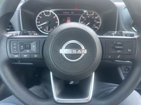 Used 2024 Nissan Rogue S AWD/4WD image 23