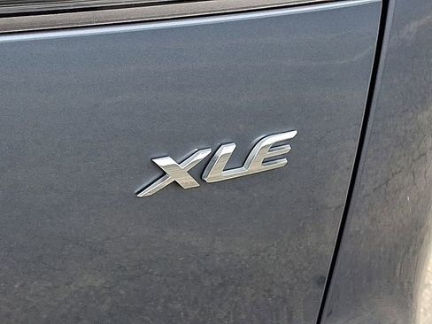 Used 2025 Toyota Corolla Cross XLE FWD image 30