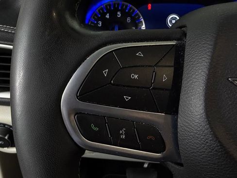 Used 2022 Chrysler Pacifica Touring-L FWD image 18