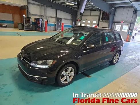 Used 2018 Volkswagen Golf SE FWD image 2