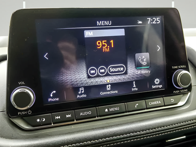 Used 2024 Nissan Rogue SV AWD/4WD image 16