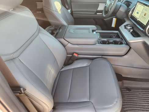 New 2026 Ford Expedition Active RWD image 14
