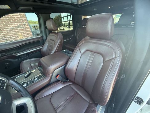 Used 2022 Ford Expedition Max Limited AWD/4WD image 18