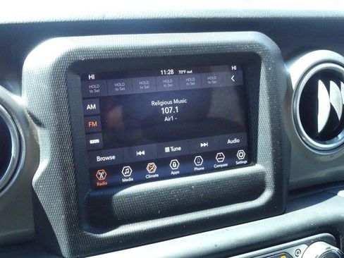 Used 2018 Jeep Wrangler Unlimited Sahara w/ LED Lighting Group AWD/4WD image 20