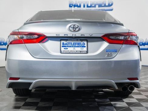 Used 2024 Toyota Camry SE image 5