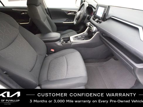 Used 2021 Toyota RAV4 XLE image 16