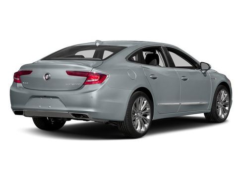 Used 2018 Buick LaCrosse Essence FWD image 3