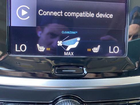 Used 2022 Volvo S60 B5 Momentum w/ Premium Package image 37