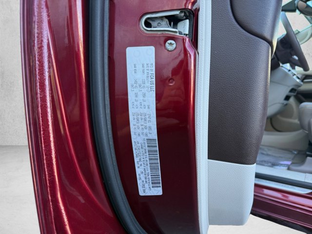 Used 2018 Chrysler Pacifica Touring Plus w/ Tire & Wheel Group FWD image 26