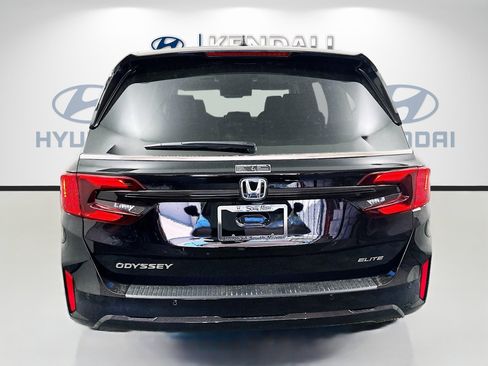 Used 2025 Honda Odyssey Elite image 5