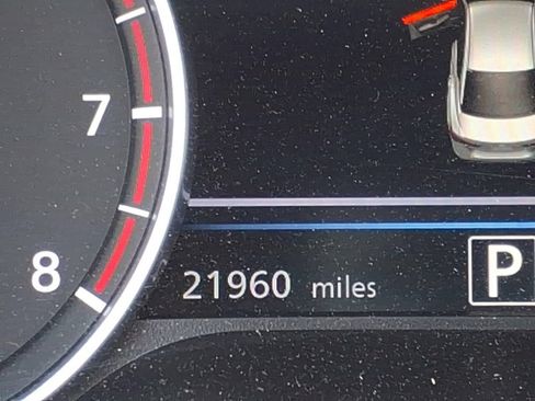 Certified 2025 Nissan Sentra SR FWD image 21