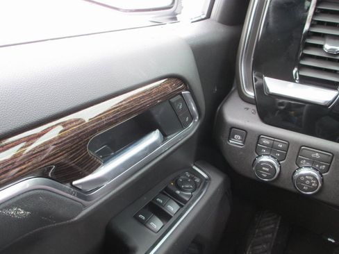 New 2026 GMC Sierra 1500 Elevation image 14