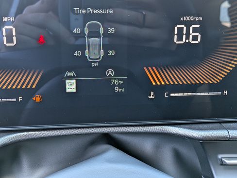 New 2026 Kia Sportage LX FWD image 31