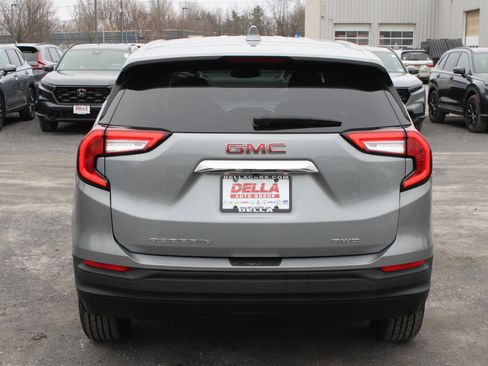 Used 2024 GMC Terrain SLE AWD/4WD image 6