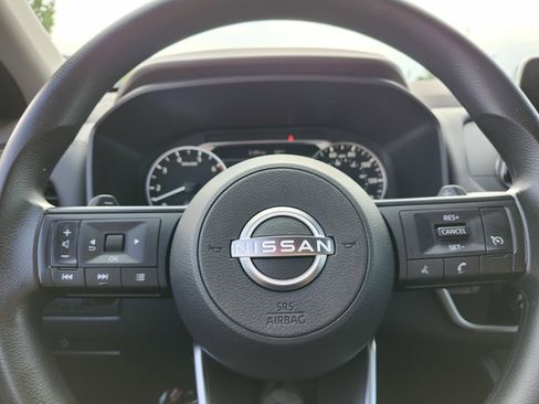 Used 2023 Nissan Rogue S AWD/4WD image 27