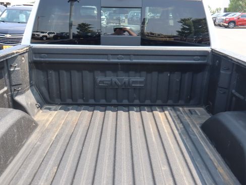 Used 2020 GMC Sierra 1500 SLT w/ SLT Premium Plus Package AWD/4WD image 15