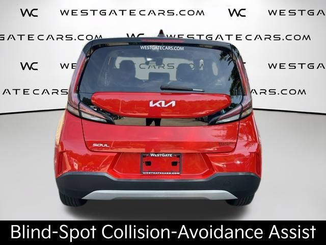Certified 2025 Kia Soul LX w/ LX Technology Package FWD image 4