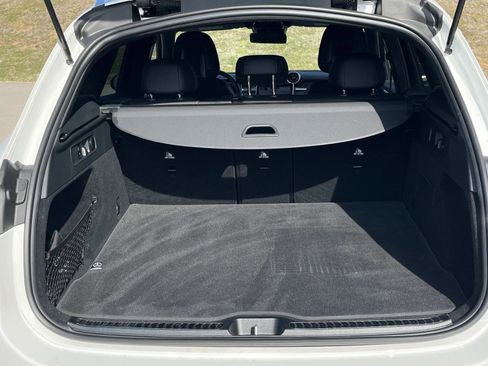 Used 2025 Mercedes-Benz GLC 300 image 10