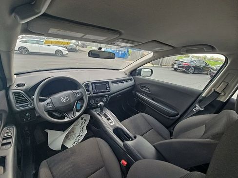 Certified 2021 Honda HR-V LX image 28