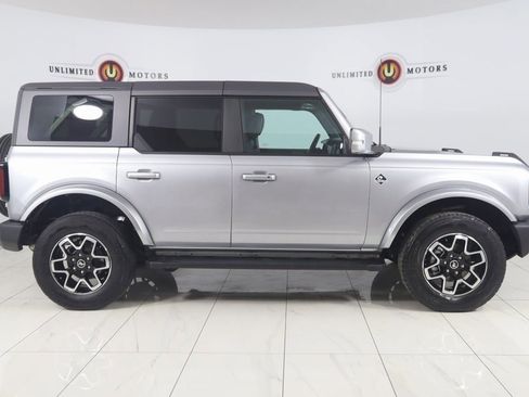 Used 2022 Ford Bronco Outer Banks image 2