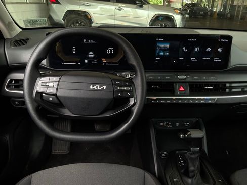 Used 2025 Kia K4 FWD image 13
