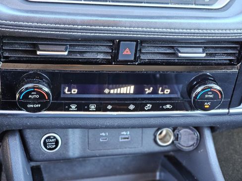 Used 2021 Nissan Rogue SV image 23