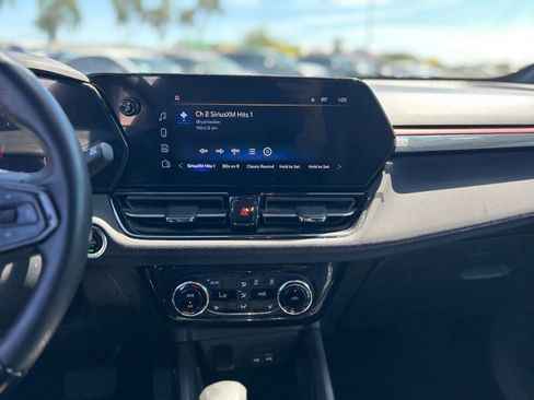 Used 2025 Chevrolet TrailBlazer RS w/ Convenience Package image 17