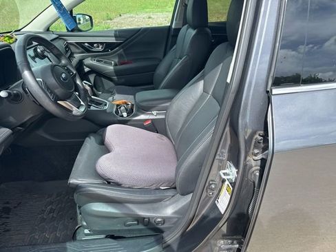 Used 2025 Subaru Outback Touring AWD/4WD image 8