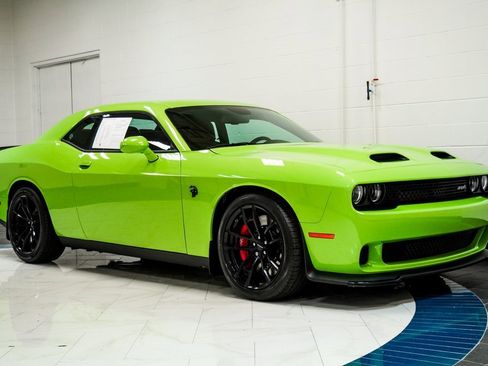Used 2023 Dodge Challenger SRT Hellcat w/ Driver Convenience Group image 5