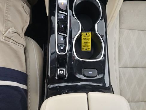 Used 2023 Buick Envision Avenir AWD/4WD image 17