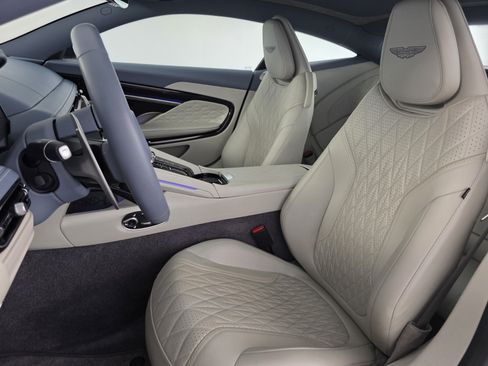 Used 2025 Aston Martin DB12 Coupe RWD image 12