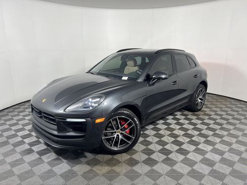 Certified 2024 Porsche Macan S AWD/4WD image 1
