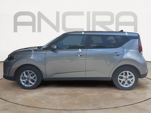 Certified 2025 Kia Soul LX w/ LX Technology Package FWD image 5