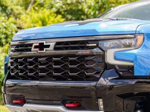 Used 2024 Chevrolet Silverado 1500 ZR2 w/ Technology Package AWD/4WD image 38