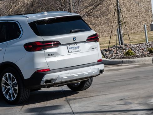 Certified 2025 BMW X5 xDrive40i w/ Premium Package image 6