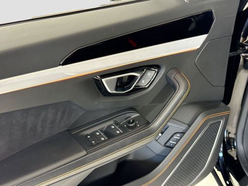 Used 2020 Lamborghini Urus AWD/4WD image 13